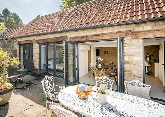 Beautiful One-Bed Countryside Retreat In Bath