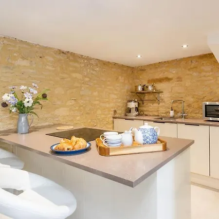 Beautiful One-Bed Countryside Retreat In Bath Apartment Exterior photo